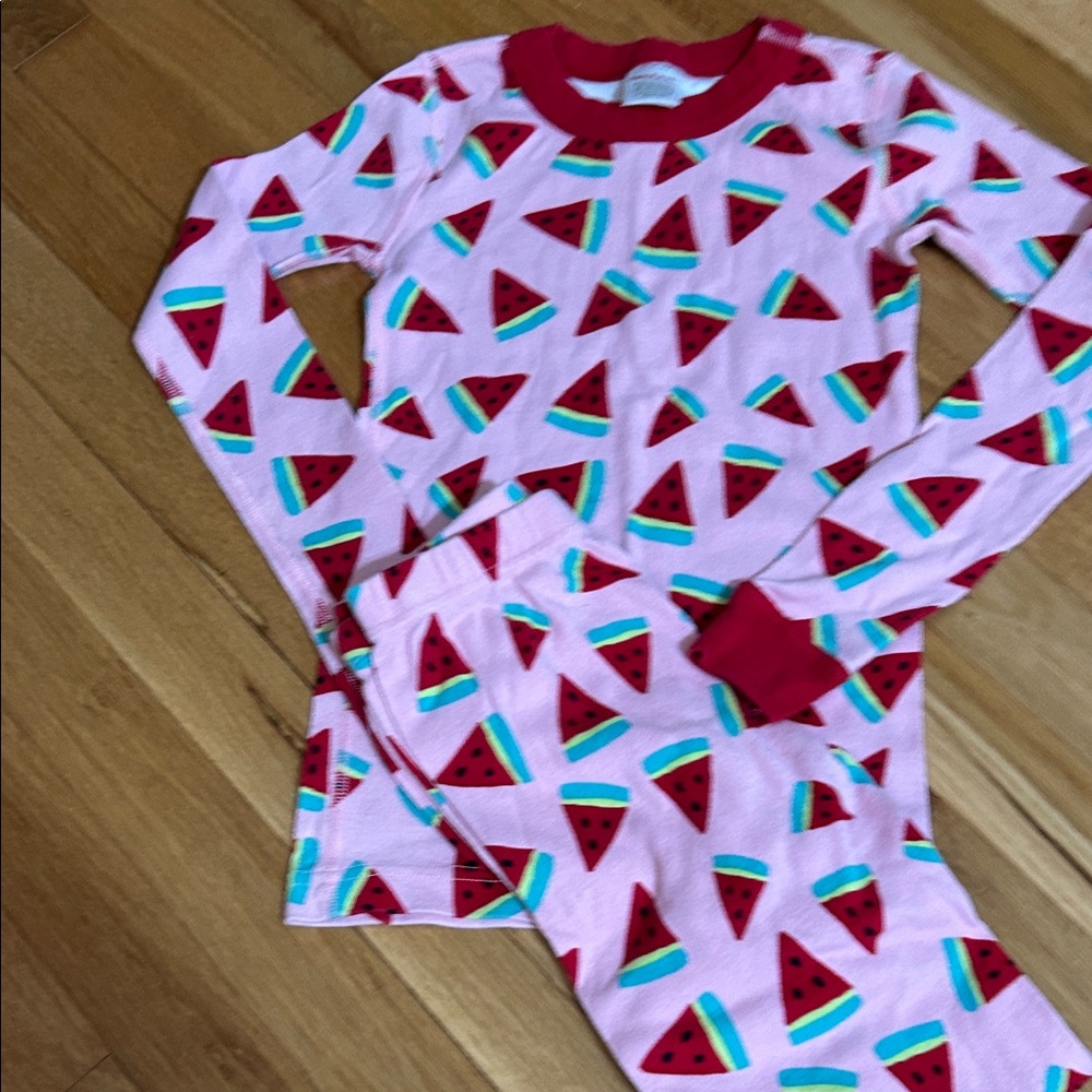 Hanna Andersson long John pajamas set. Size 130